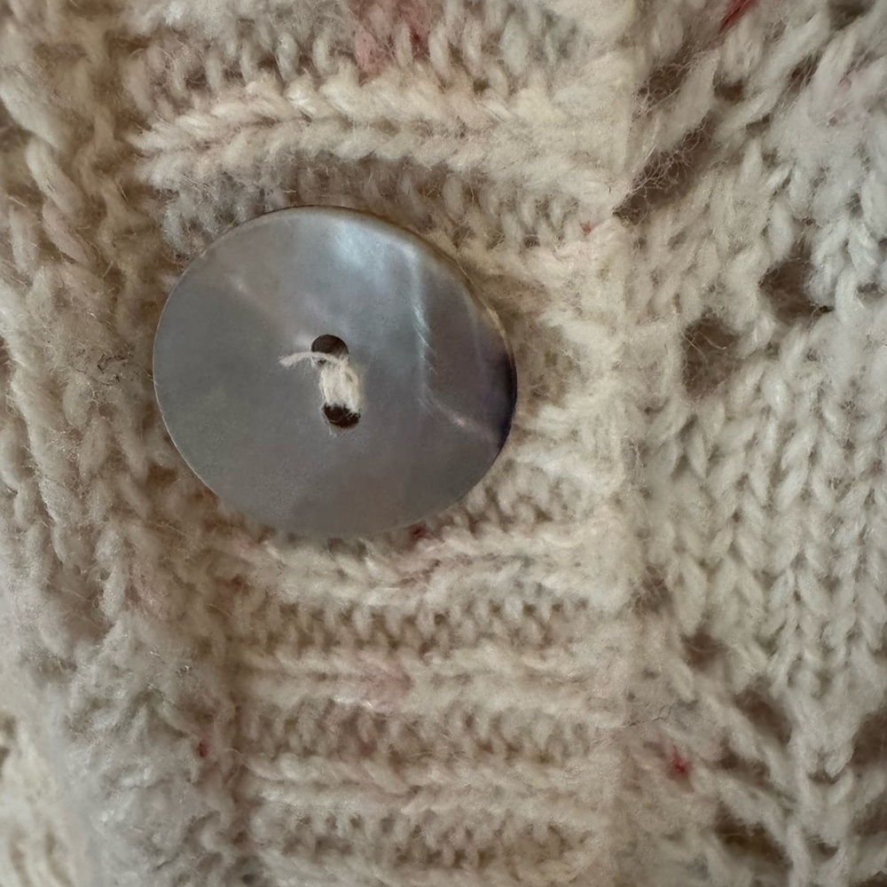 Elegant Cream Knit Sweater - Picture 5 of 6